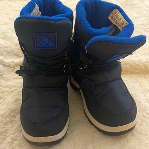 Nova mountain kids shoes boys size 10